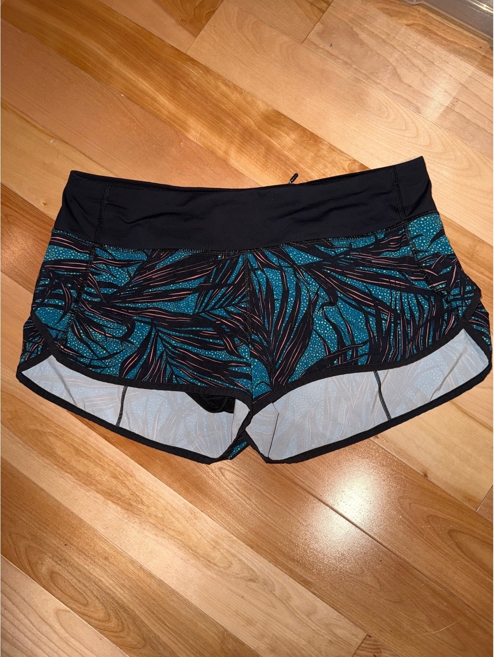 Lululemon Women's Speed Up Running Shorts Blue Black Pattern Size 8